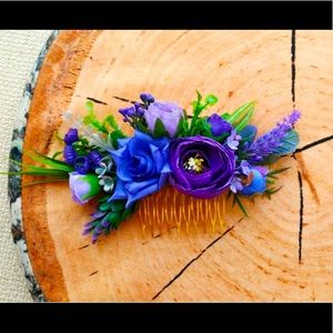 NWOT Floral Hair-comb
